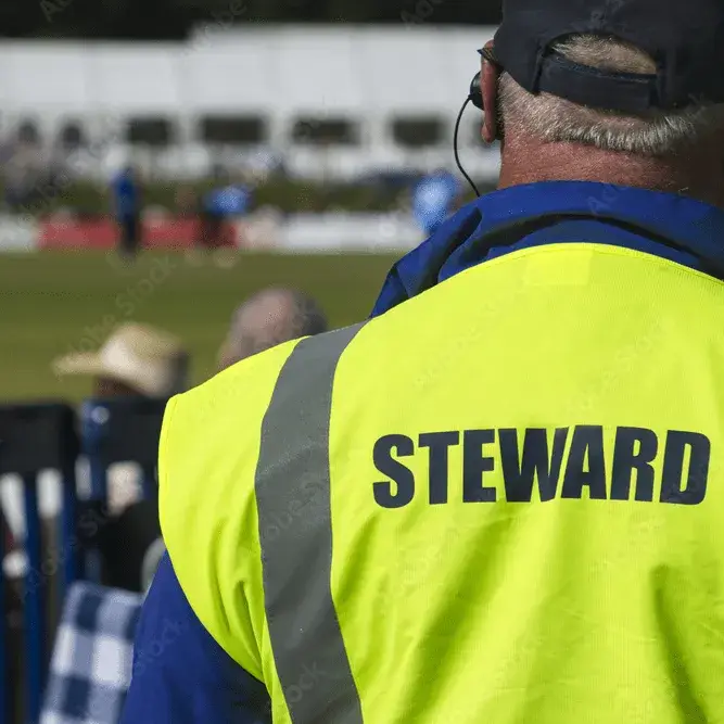 Steward / Kontrollør på arbejde til fodboldkamp